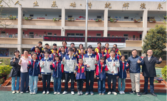 周攀2.png